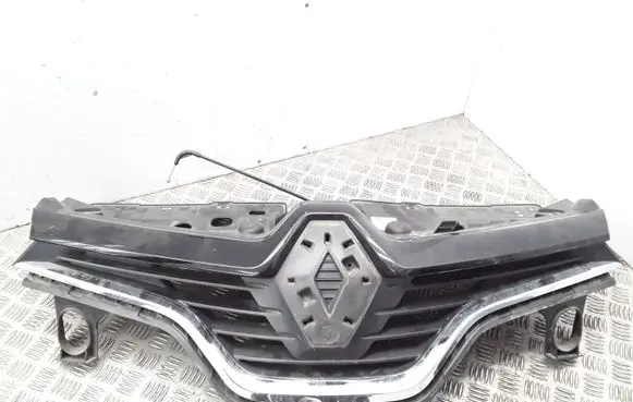 Front bumper upper radiator grill