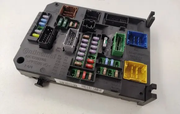 Peugeot 508 Fuse module 9665547580 S180121004G BSIQ0400