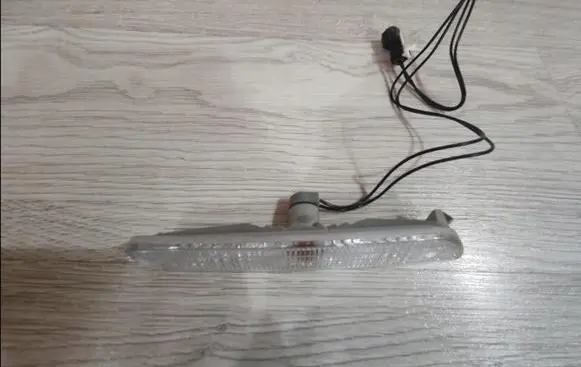 Volvo S40 Front fender indicator light 30652045