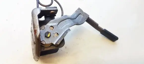 Mitsubishi Colt Engine bonnet (hood) release handle