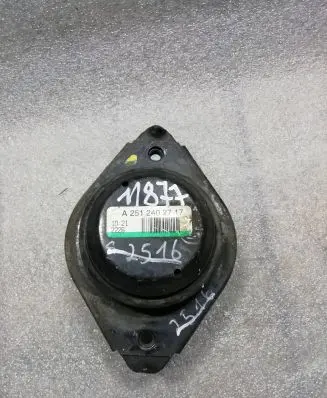 Mercedes-Benz R W251 Engine mount bracket A2512402717
