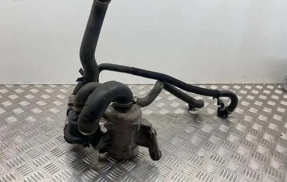 BMW 3 E90 E91 Water pump 7586928
