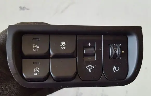 KIA Rio Tailgate/trunk/boot open switch 
