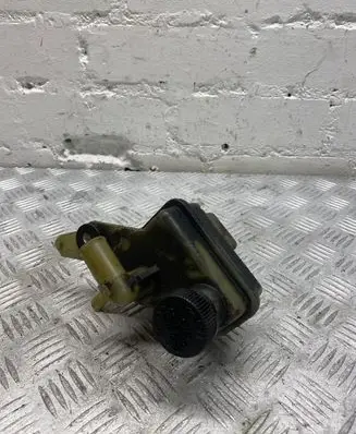 Mazda 3 I Power steering fluid tank/reservoir