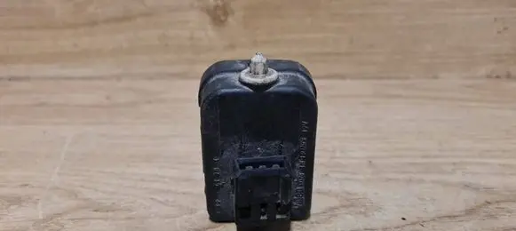 Volvo V70 Headlight level adjustment motor 