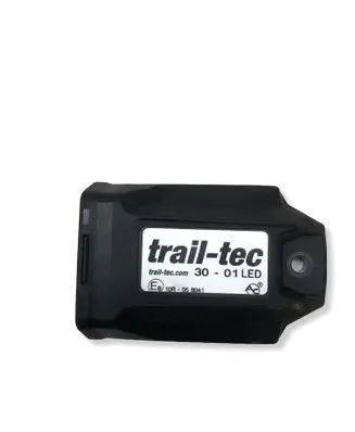 Volkswagen PASSAT B7 Tow bar relay 