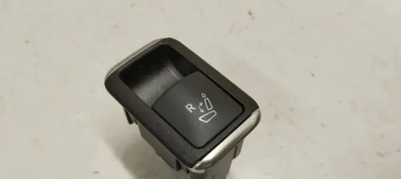 Mercedes-Benz GLS X166 Seat control switch A1668201310