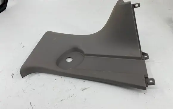 Mitsubishi L200 (D)pillar trim (top) MN123874HA