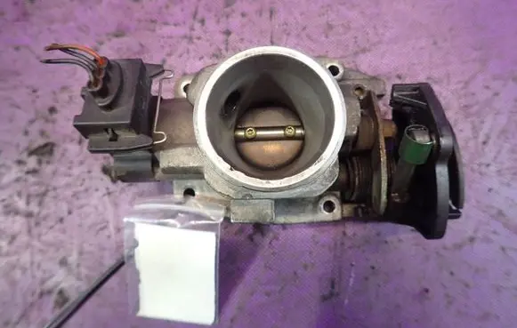 Ford Fiesta Throttle body valve 98BFAA
