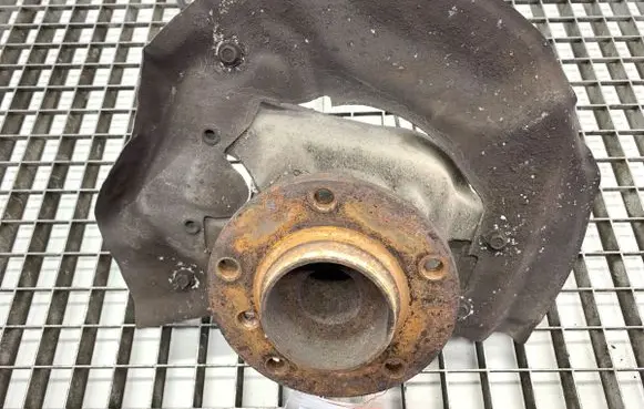 BMW 6 E63 E64 Front wheel hub spindle knuckle