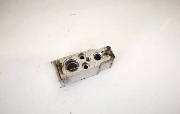Mitsubishi Lancer Air conditioning (A/C) expansion valve 