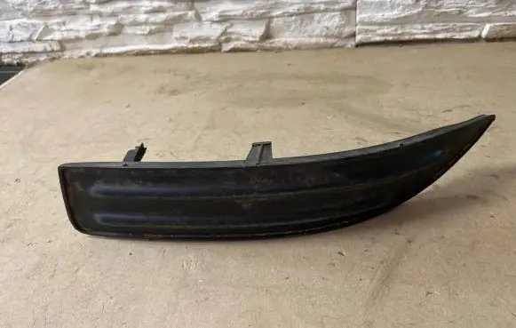 Toyota Corolla E120 E130 Front bumper lower grill 5212802020