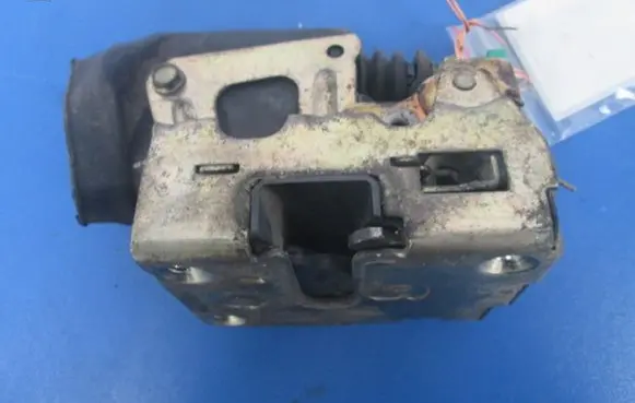 Renault Espace I Front door lock