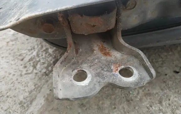 Toyota Corolla Verso E121 Front door upper hinge