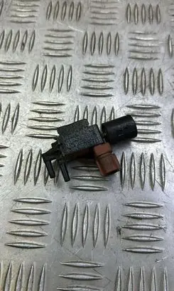 Isuzu Trooper Vacuum valve 897086348