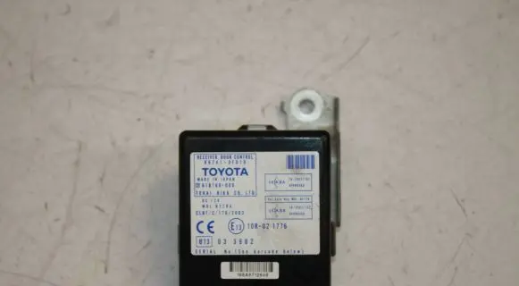 Toyota Corolla Verso E121 Door control unit/module 897410F010 61B168000 10R021776