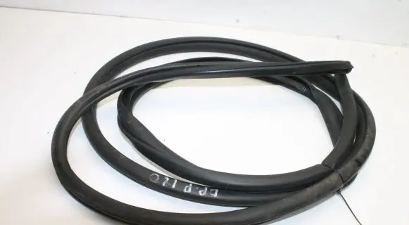 Toyota C-HR I Rubber seal front door (on door) 