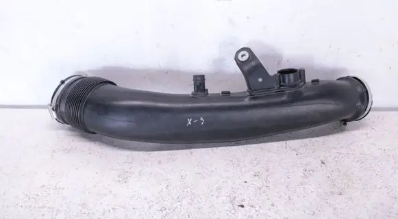 Air intake hose/pipe