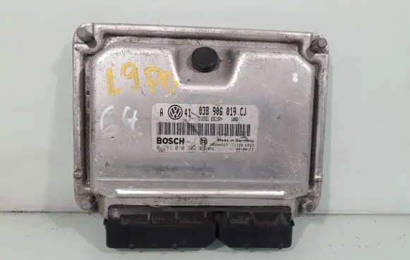 Volkswagen Golf IV Engine control unit/module 038906019CJ 0281010302