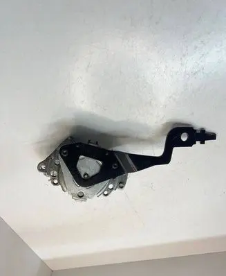 Volkswagen Touran I Seat adjustment assembly 8313993K