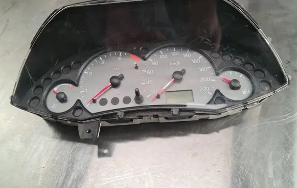 Ford Focus Speedometer (instrument cluster) 98AP10841BC 44ZU115 010607055230