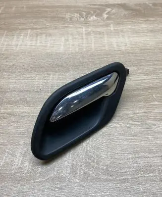 BMW 5 E39 Front door interior handle 8226049