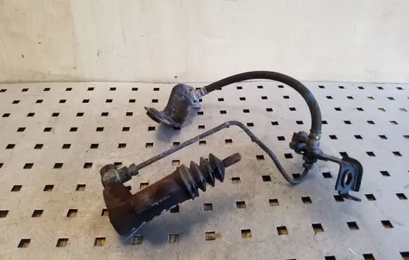 Clutch slave cylinder