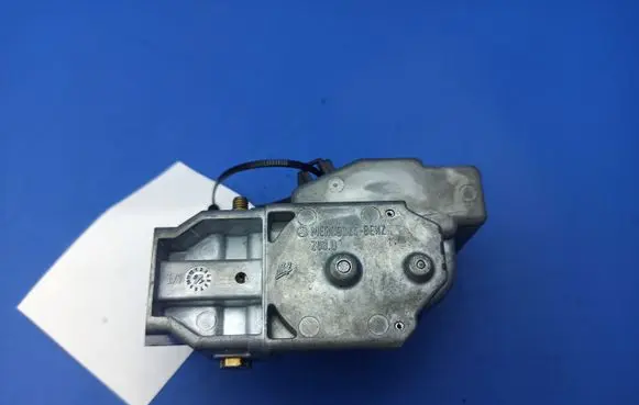 Mercedes-Benz CLK A208 C208 Steering wheel lock 