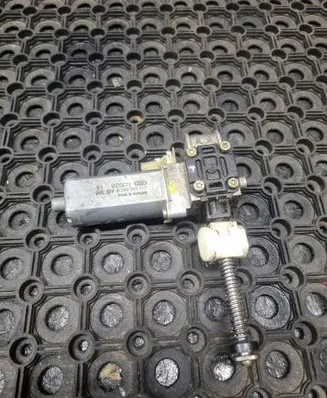 BMW 7 E65 E66 Seat adjustment motor 0390201957