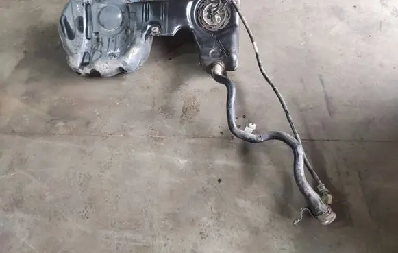 BMW 3 F30 F35 F31 Fuel tank 7342629