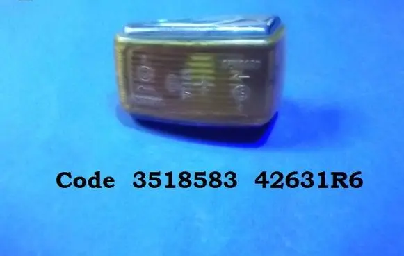 Front fender indicator light
