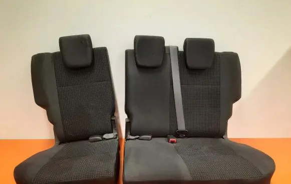 Suzuki Swift I Rear seat 