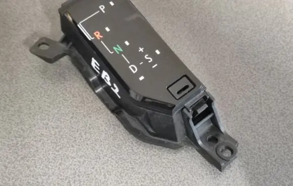 Lexus NX Gear shift selector indicator 76J744