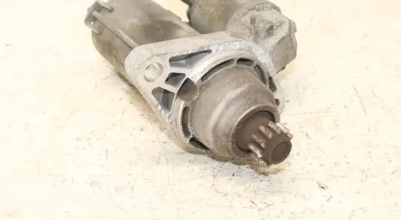 Volkswagen PASSAT B7 Starter motor