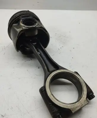 Volkswagen Touareg I Piston with connecting rod