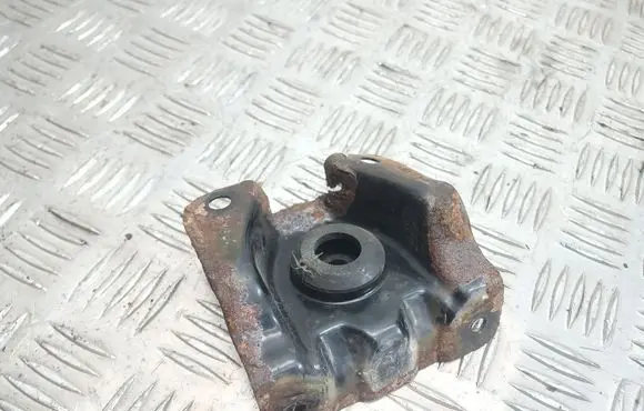 Subaru Forester SH Radiator mount bracket 45135FE000