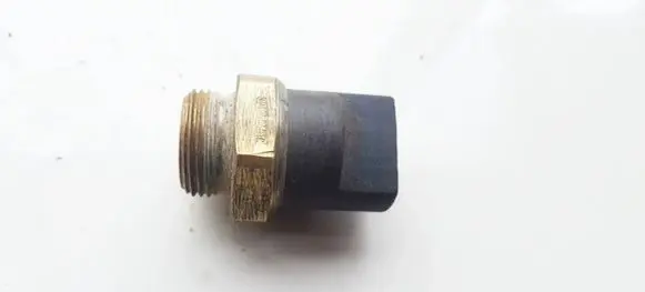 Air conditioning (A/C) pressure sensor