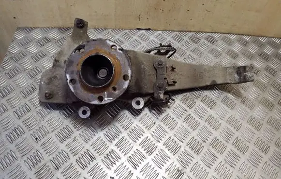 BMW 5 GT F07 Front wheel hub spindle knuckle