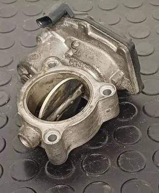 BMW 5 F10 F11 Throttle valve 7810752 23101200193 10378517