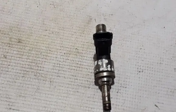 Porsche Panamera (970) Fuel injector 94811012882