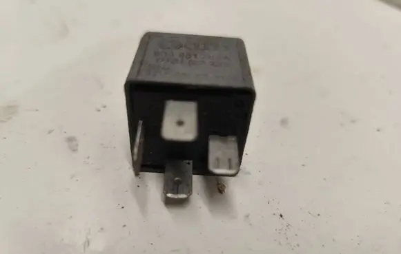 Audi A4 S4 B5 8D Other relay 8D0951253A 8D0951553