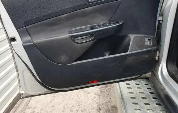 Volkswagen PASSAT B6 Front door card panel trim