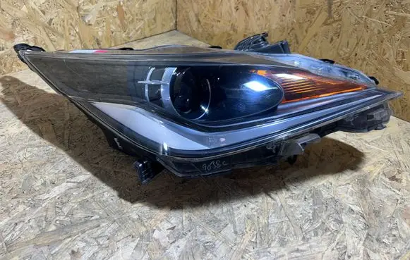 Toyota Aygo AB40 Headlight/headlamp 811300H131 30015477