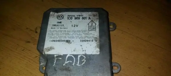 Skoda Fabia Mk1 (6Y) Airbag control unit/module 1c0909601a 5wk43123