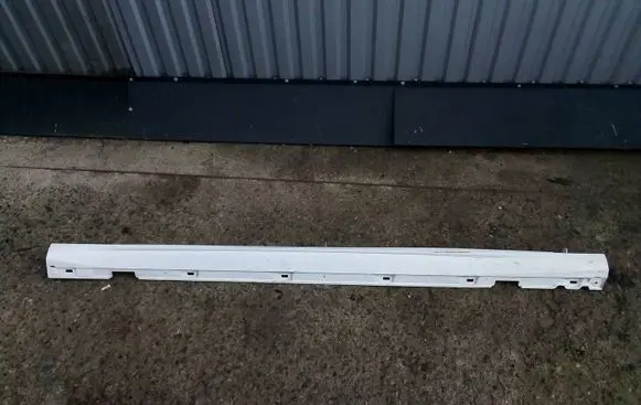 Ford Focus Front sill (body part) JX7B-A10154-S