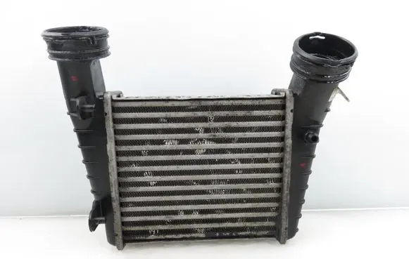 Volkswagen PASSAT B5.5 Intercooler radiator 3B0145805D