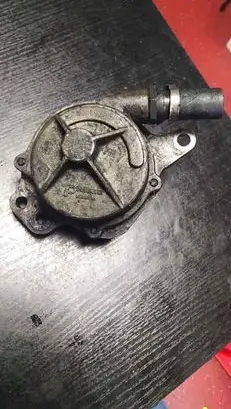 BMW 5 E39 Vacuum pump 72152503