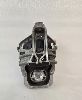 Engine mount bracket