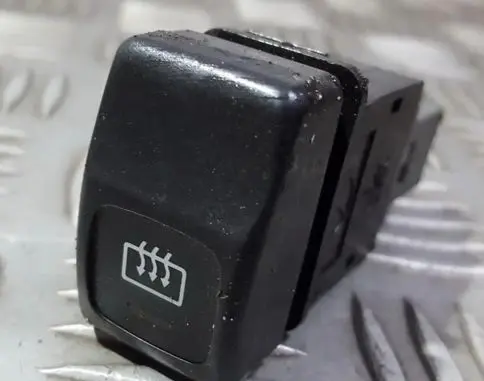 Subaru Legacy Windscreen/window heater switch