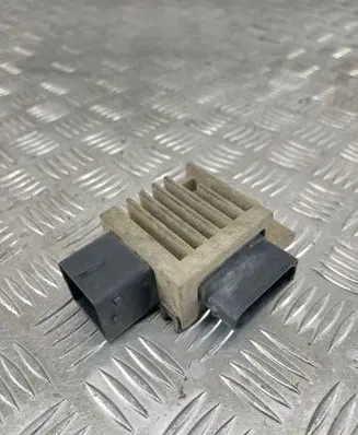 Nissan Navara D23 Glow plug pre-heat relay 271203982R